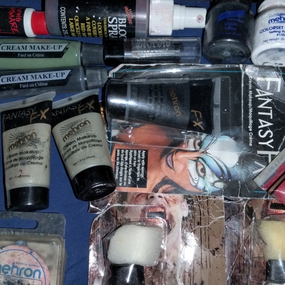 Halloween costume make up
